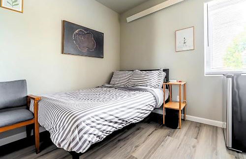 Cozy Micro Suite Unit 4 Sleeps 2 Minutes to Downtown - Foto 1