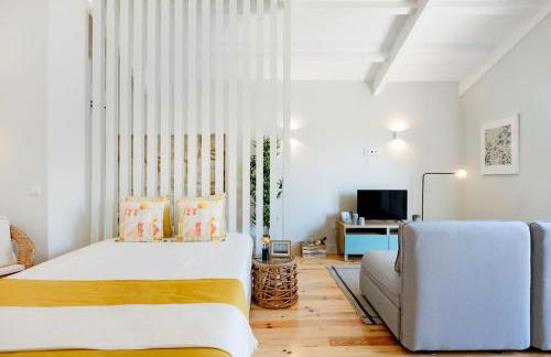 Porto Downtown Studio with Balcony - Foto 16