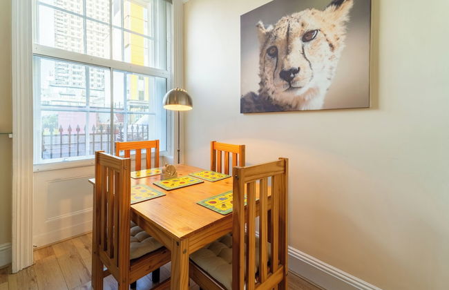 Stylish 2Bed Steps from Iconic Waterloo - Photo 13