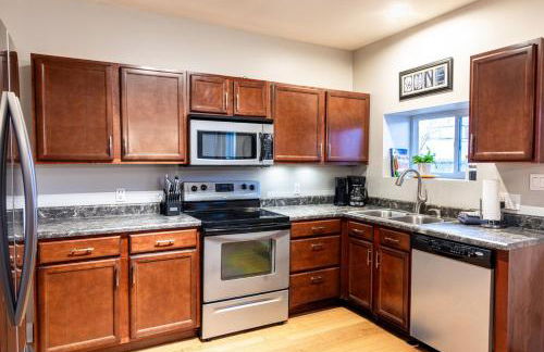 Family Retreat - Hot Tub - Fireplace - Tower Grove - Foto 19