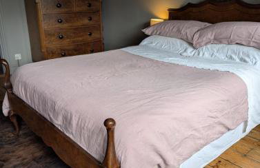 Artist's Hawkhurst Home with Heated Pool & Sauna - Foto 25