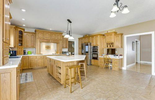 Family Home on 9 Acres! Climbing Wall and Gym - Foto 10