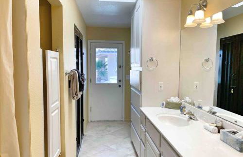 ULTIMATE BACKYARD-POOL/SPA. SLIDE. LAKEVIEW. BALL - Foto 20