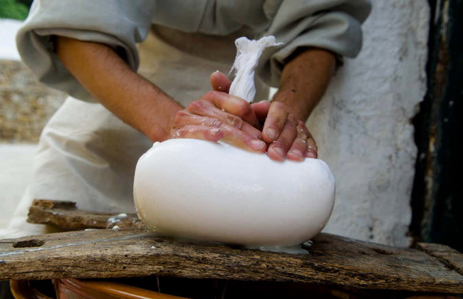 Binissues Ticket + Cheese Making Demonstration - Photo 7