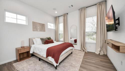 Houston Townhome NRG, Med Center, Downtown, Free Parking - Photo 2