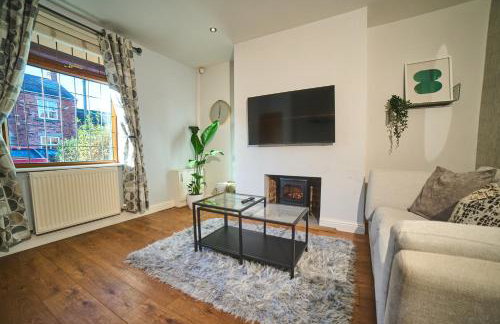 Modern Cosy 2-Bed Terrace with Private Garden - Foto 9