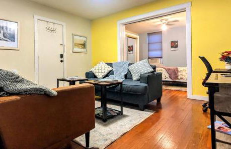 Relaxing Rustic Oasis, Unit A - 6 minute walk to Downtown! Pet-friendly & Cyclists Welcome! - Foto 4