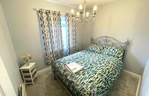 Cozy 3 Bedroom Home - Photo 1