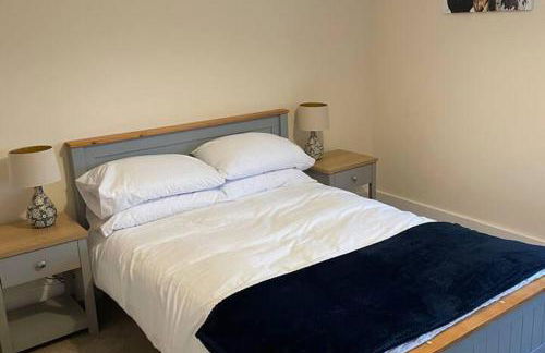 Cottage - Sleeps 4 - Pets Ok - Parking - Garden - Photo 5