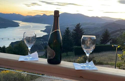 Spacious house with stunning views Puy-Sanières - Photo 4