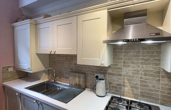 Chic Victorian Flat in Private Estate - Mile End! - Foto 8