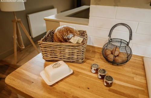 Lyme Tree Farm Cottages - Hotching Barn and Knockstone Cottage - Foto 44