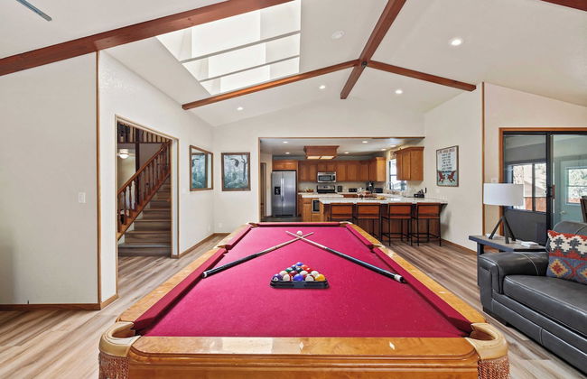 Alpenglow Chateau by Avantstay Ideal Big Bear Location w/ Pool Table & Hot Tub! - Foto 15