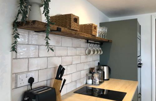 The Bolthole - Photo 21