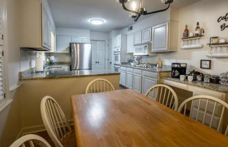 The Kirby House: King Bed, Hot Tub, Game Rooms, Gym - Foto 22