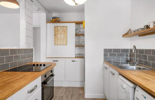 Beach-Style Flat 2 Min Walk to Tolcarne Beach - Foto 11