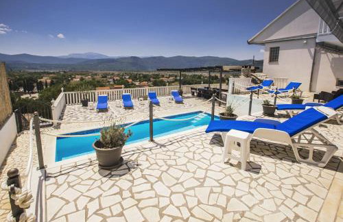 Holiday home Leko with outdoor pool and hot tub , can fit 22 people - Foto 35