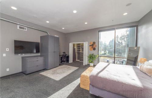 Modern Top Floor 2BR 1BA w Private Rooftop Patio South Hill Near Downtown - Foto 46