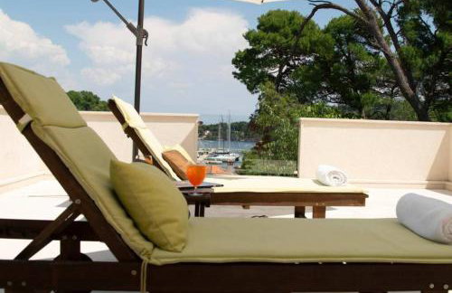 Private luxury Villa AZZURRO on Solta for up to 10 persons, free parking, very close to beach! FREE Kajak & Mountainbikes, GREAT living area & privacy! - Foto 10