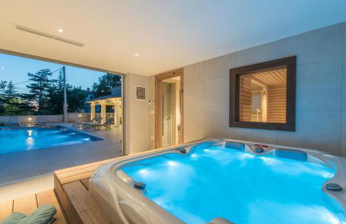 Villa Aurelia near Labin for 9 persons with heated 60 m2 pool, wellness & kids playground - Foto 2