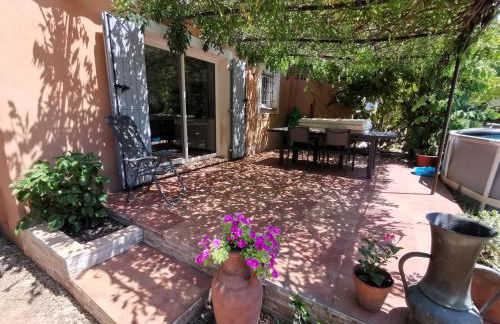 T2 indépendant terrasse et piscine au calme Var sud de la France - Foto 1