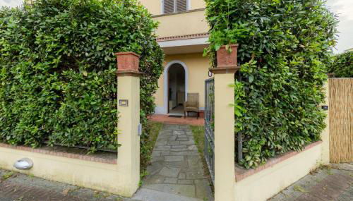 Villa vicino al mare con giardino e parcheggio - Foto 3, Garden, Garden view