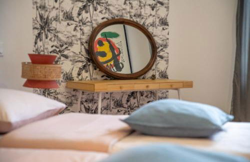 Plumeria - Grand Appartement 75m2 - Au calme avec Jardin - Idéal Famille ou Groupe de Travailleurs - Parking Public Gratuit - 2 Chambres - 4 Lits séparés - Foto 14