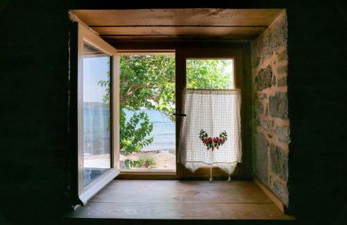 Το Καμίνι, πέτρινη κατοικία πάνω στη θάλασσα The Kiln House Kamini, Retreat on the beach - Photo 12