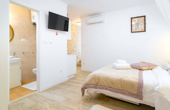 Gaius Aurelius Valerius - Photo 22