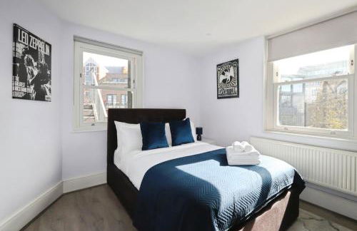 Large 3 bedrm apartment in heart of Theatre Land - Photo 8