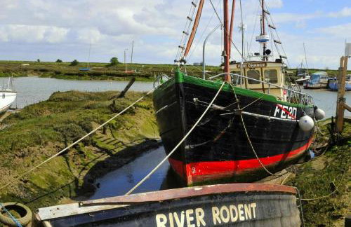 The Hexagon, wow what a location, views over the Essex marshes and sea - Foto 32