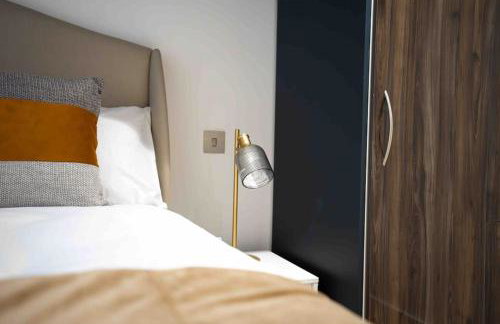 Luxury 6 Bed near city centre with Cinema Room & games room plus 5 bathrooms - Foto 14