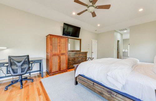 Lake Norman Retreat with Dock, Game Room and Hot Tub - Foto 13