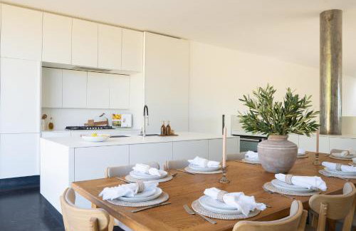 Pass the Keys Bond-villain Style Home with Panoramic Views - Foto 17