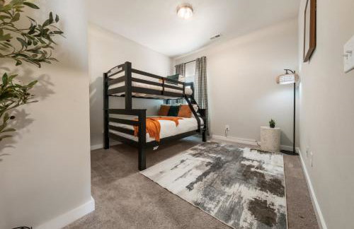 Modern 4BR Home with Game Room and Fire Pit - Near Downtown Cullman - Foto 19