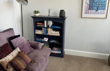 Contractors Business Families Relocation Accommodation enjoy Fast WiFi Large Screen Smart TV and SKY Sports in this Spotless Ground Floor apartment - Foto 11