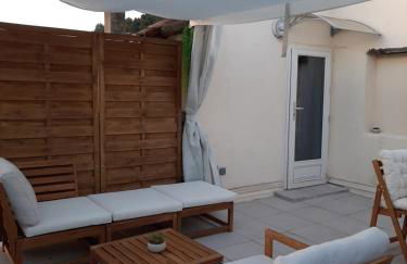 Un nid sur les toits avec terrasse - Photo 23