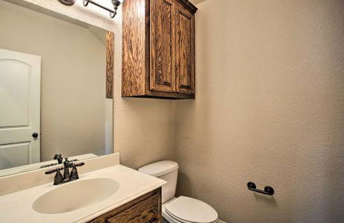 4 Mi to Grapevine Lake Texas Home with Media Room - Photo 35