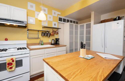 Home STEPS from Oberlin - Foto 9