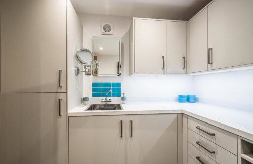 4 Bed Retreat with Balcony & Estuary views - Photo 27