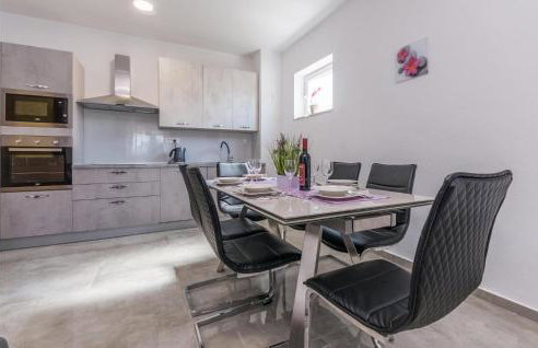 Awesome Apartment In Gornje Rastane - Foto 6