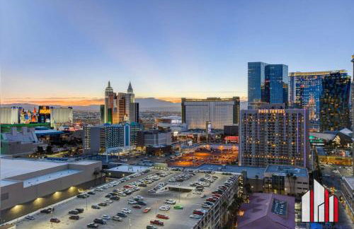 MGM Signature-32-607 F1 Track & Strip View Balcony - Foto 48