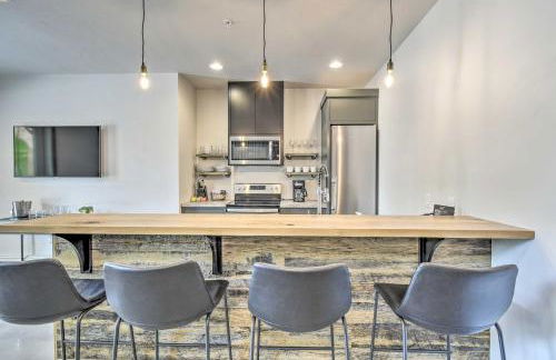 Elkhart Lake Townhome - 3 Mi to Road America! - Foto 6