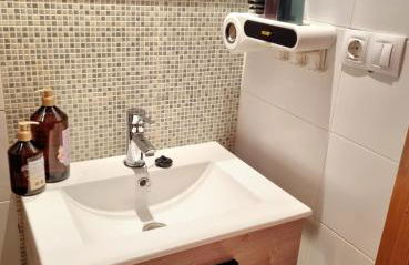 Apartamento Estudio con Wifi, Piscina y Parking - Foto 13