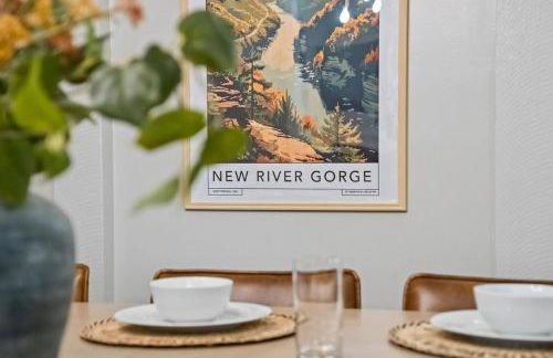 4-bedroom house in charming Oak Hill with WiFi, AC. Relax and enjoy - Foto 1