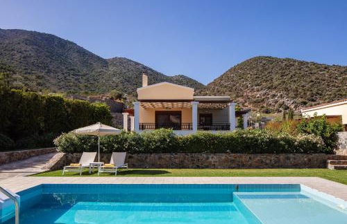 Real Dream Villas, Cretan Gems with SeaViews, By ThinkVilla - Photo 1