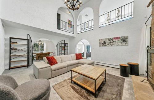 Mediterranean villa hot tub fire place•fire pit - Foto 3