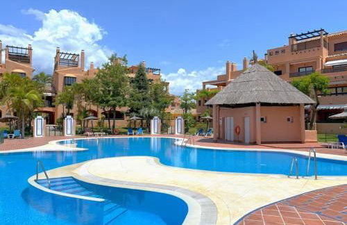 Evans Realty AX Playa & Piscinas & Garaje - Photo 2