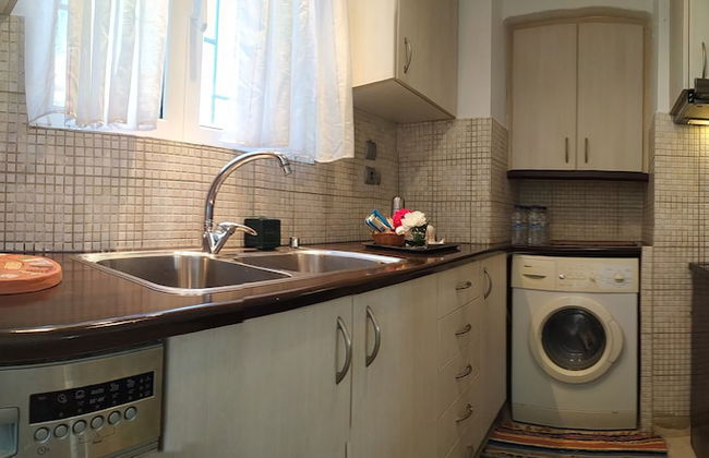 Charming 2-bed Vacation House in Lagonisi Attikis - Photo 10