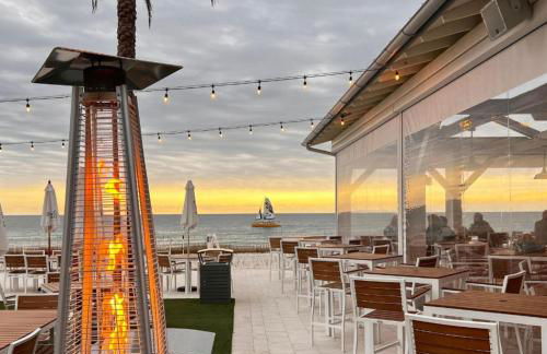 Cozy 2bd/2ba w/ View, Sleeps 6 - Photo 62